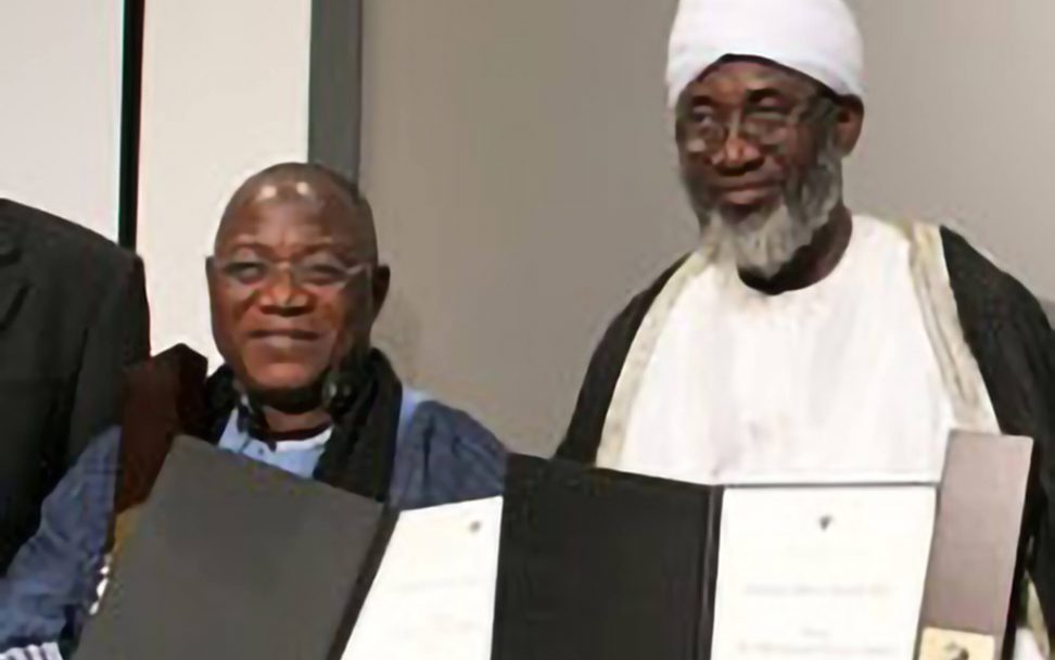Imam Dr. Muhammad Nurayn Ashafa und Pastor Dr. James Movel Wuye, Träger des Deutschen Afrika-Preises 2013